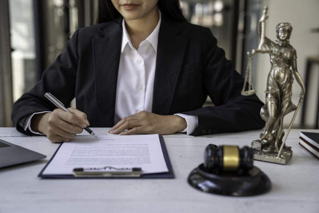 Lawyer signing an agreement about Spousal Support